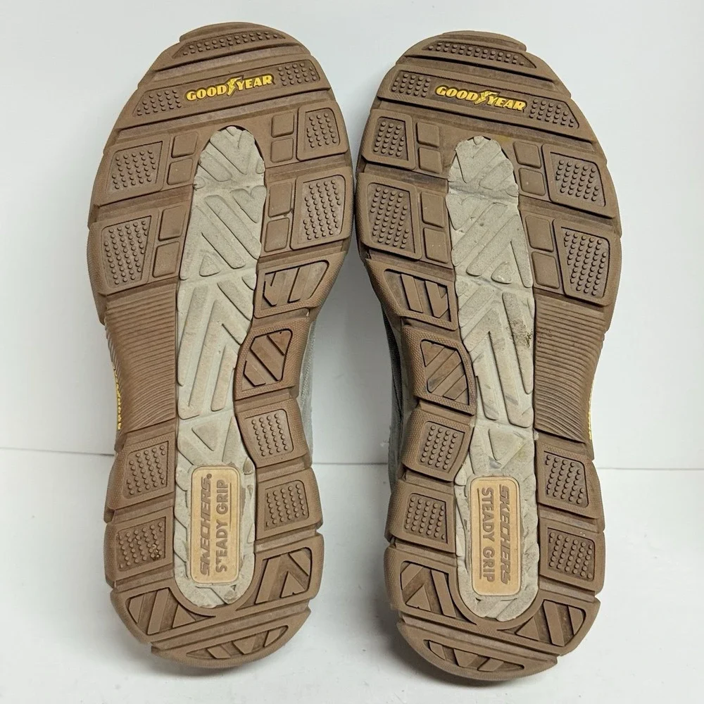 Skechers Respected Loleto Men's Size 9.5 Relaxed Fit Shoes Tan Canvas 204329
